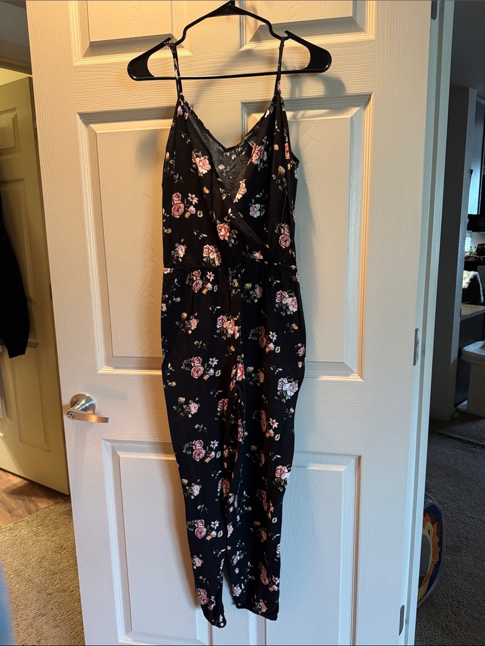 Floral Black V-Neck Women's Jumpsuit size small